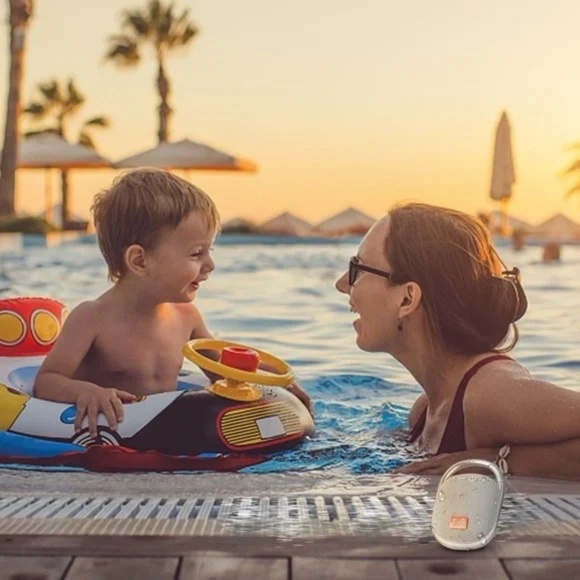 TG-321 Portable Wireless Outdoor Mini Bluetooth Speaker - Picture 4 of 7